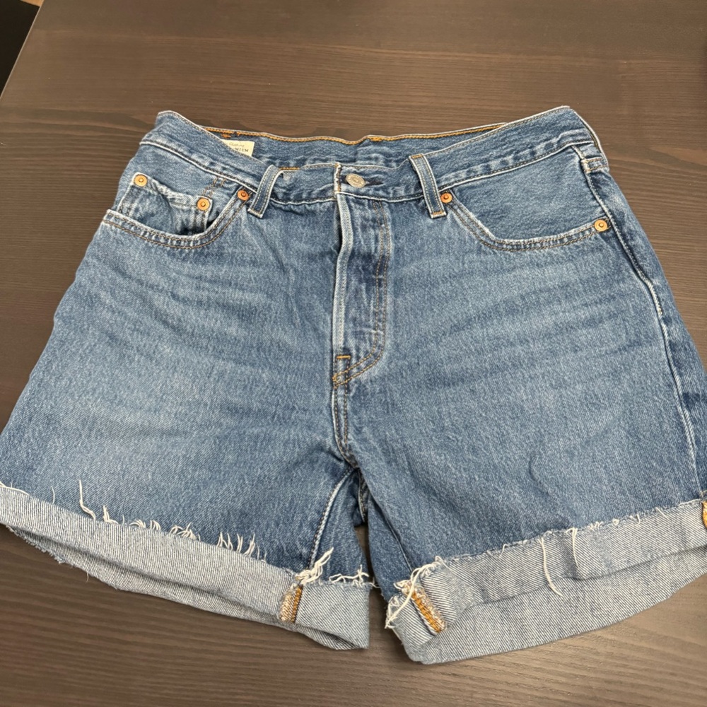Levi’s shorts